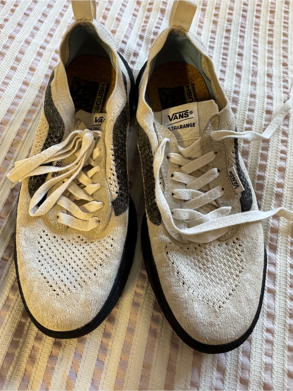 Vans Ultrarange Knit Men's Sneakers in Cream and Black